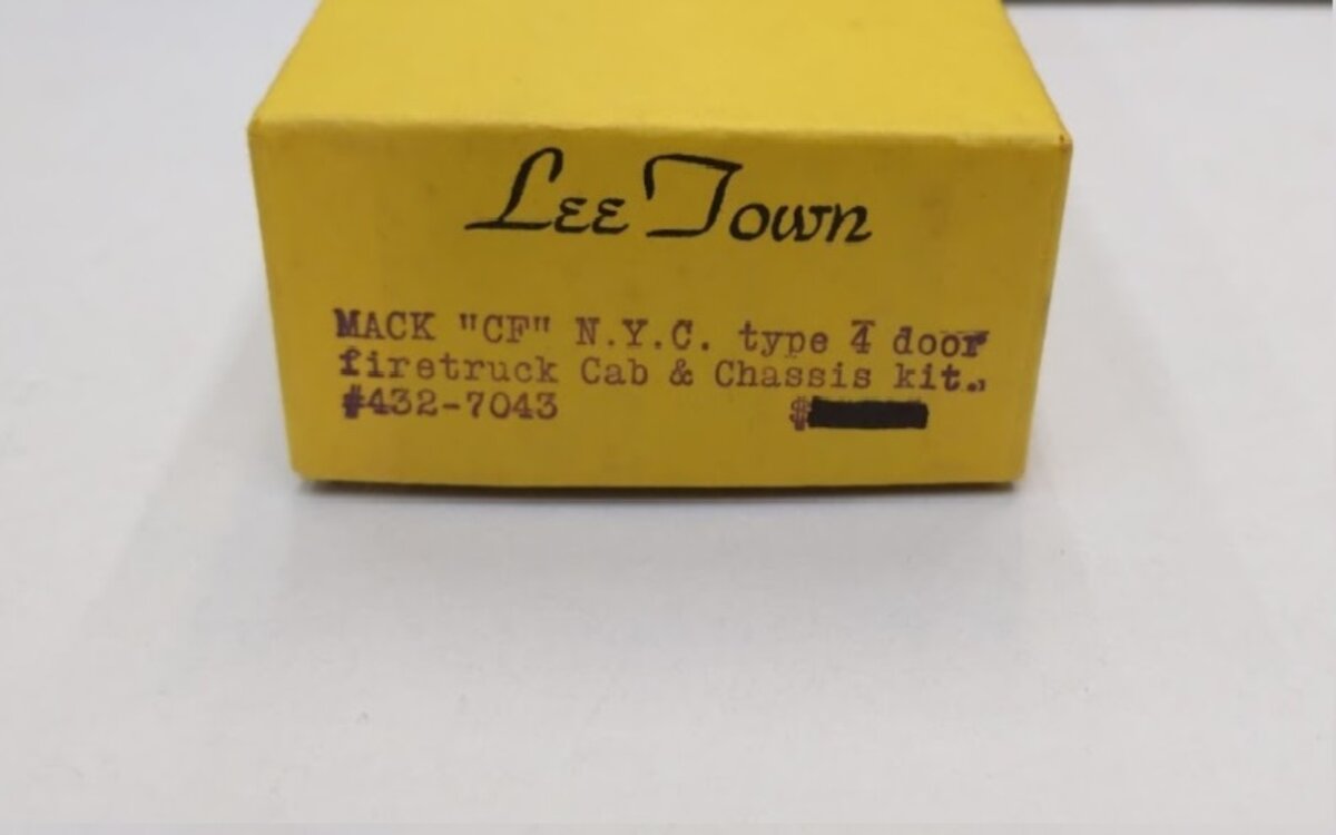 Lee Town 432-7043 HO Scale MACK 