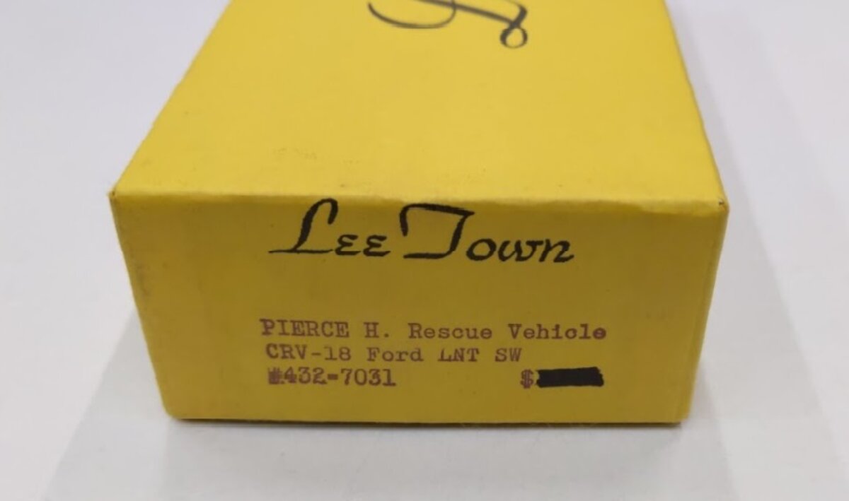 Lee Town 432-7031 HO Scale PIERCE H. Rescue Vehicle CRV-18 Ford LNT SW