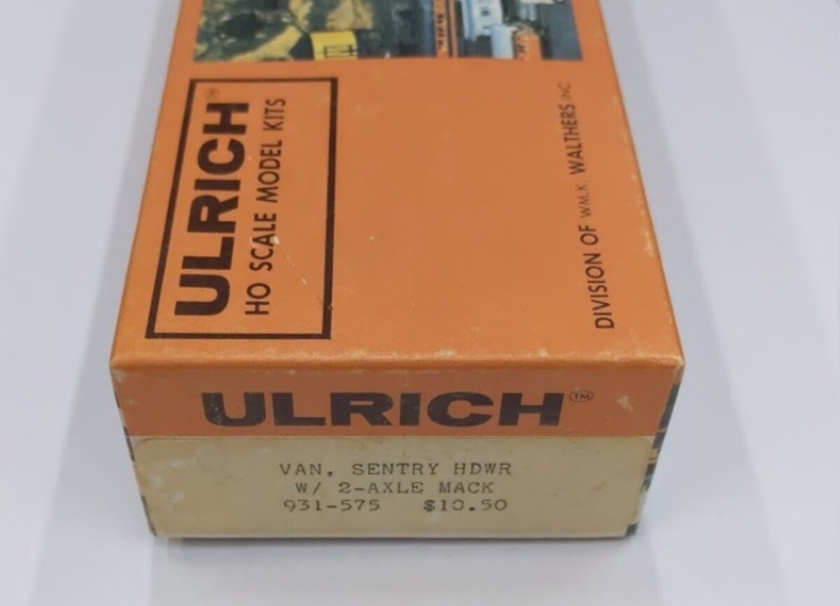 Ulrich 931-575 HO Van, Sentry Hardware w/ 2 Axle Mack Kit