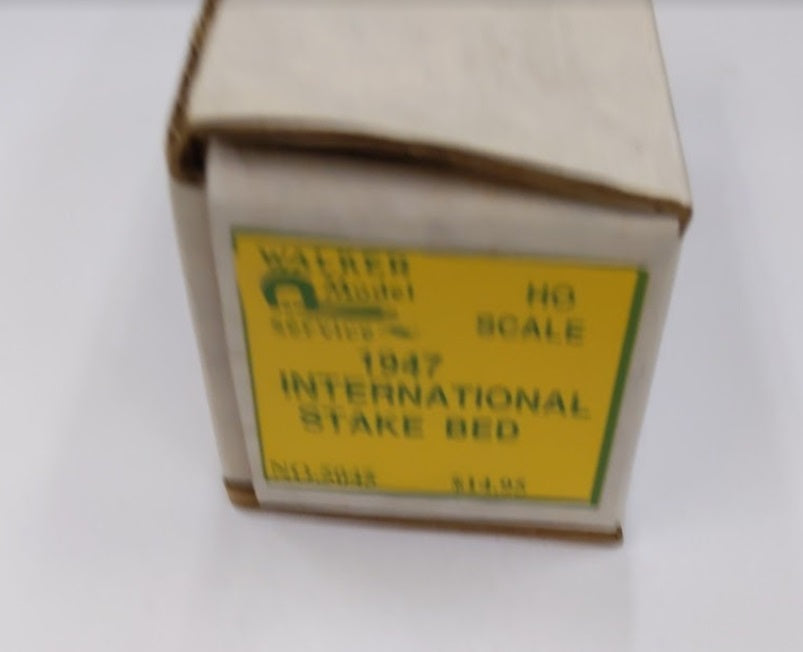Walker Model Service 5045 HO 1947 International Stake Bed Kit