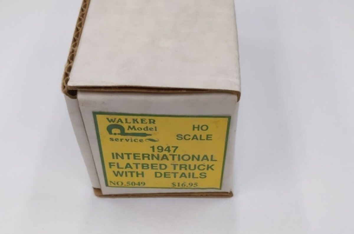 Walker Model Service 5049 HO 1947 International Flatbed Truck w/ Detai