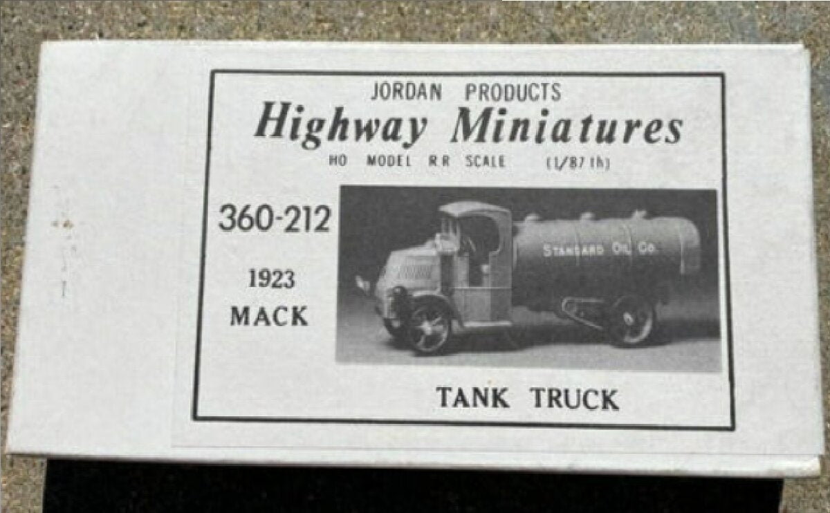 Highway Miniatures 360-212 HO 1923 Mack Tank Truck Kit