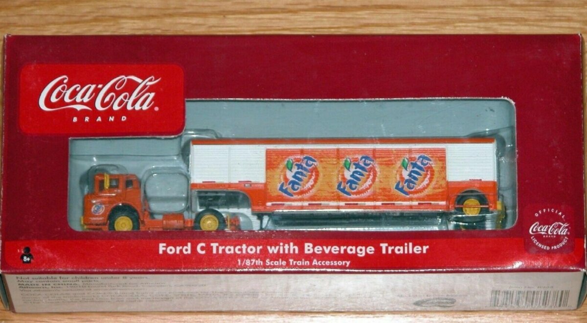Athearn 8238 HO Fanta Ford C Tractor With Beverage Trailer