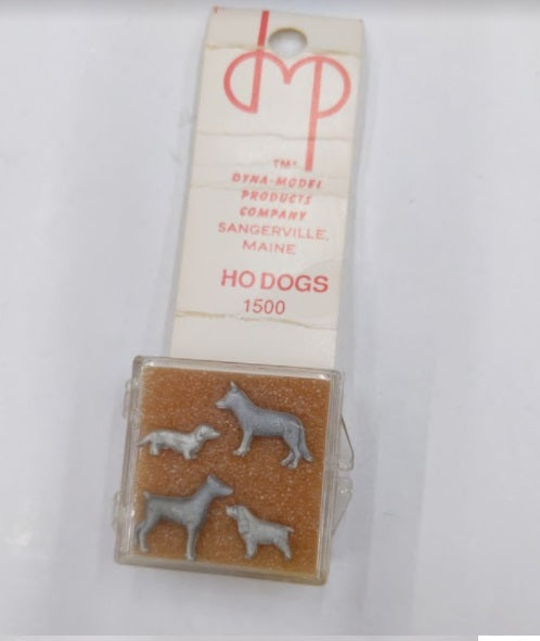 Dyna-Model 1500 HO Unpainted Dogs Figures (Set of 4)