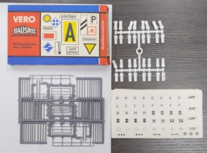 Vero 6/02 HO DR-Signaltafein und-Schindler Traffic Street Sign Model Kit