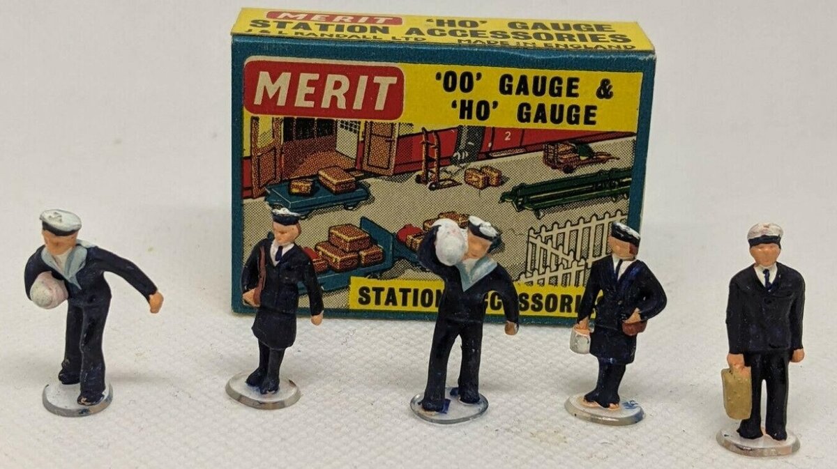 Merit International 5117 HO/OO Royal Naval Personnel 5 Pieces
