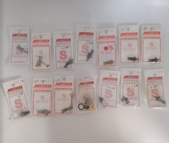 Arttista Lot of 14 S Scale Figures Workers, Train Workers Ect.. 730, 732, 731