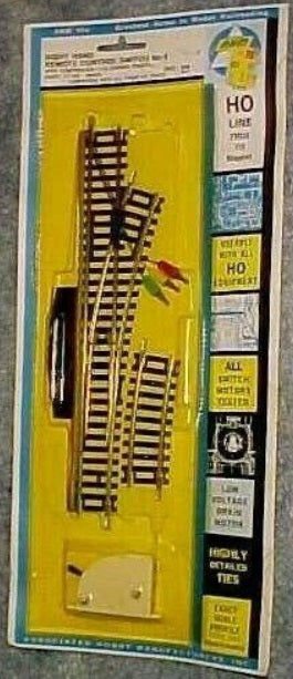 AHM 2501 HO No. 4 Remote Control Right Hand Switch Turnout w/Controller