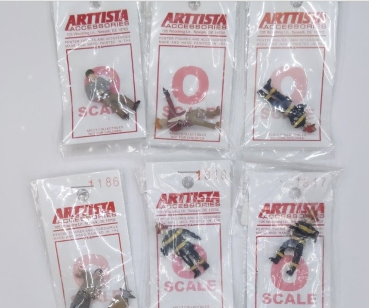 Arttista Lot of 8 O Scale Figures Firefighter / Workers