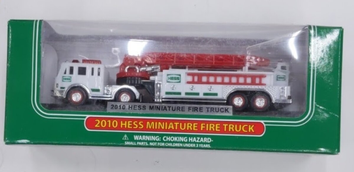 Hess 0407 2010 1:64 Miniature Fire Truck W/ Red Ladder & Display Case