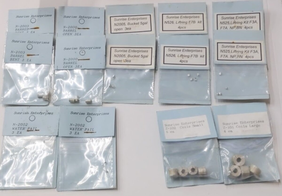 Sunrise Lot of 14 N Scale Accessories Buckets, Barrels, Pails, Coils