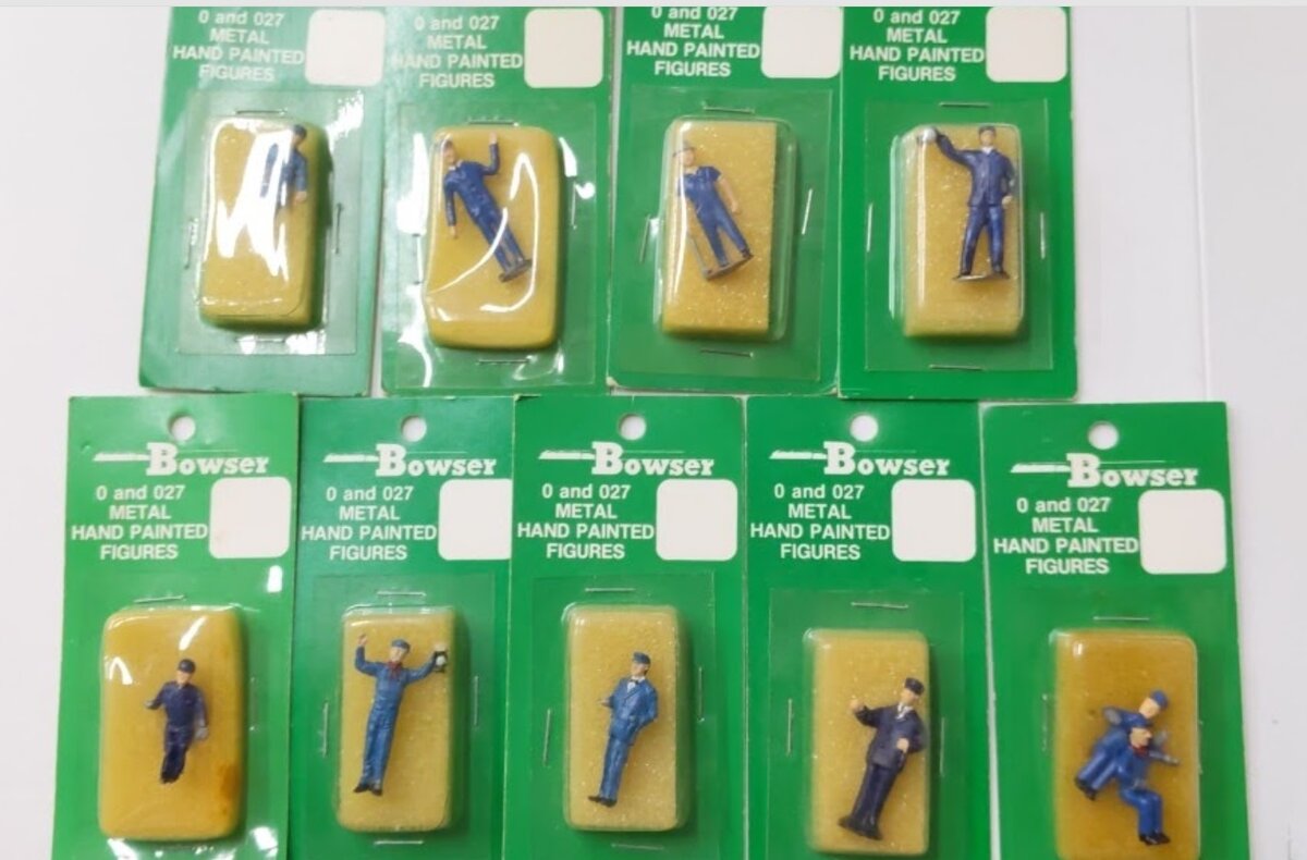 Bowser L-1 Lot of 9 O Engineers and Personnel Metal Hand Painted Figures