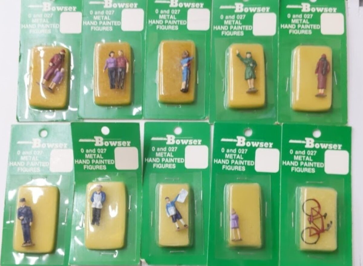 Bowser L-5 Lot of 10 O Scale Metal Painted Figures TownsPeople