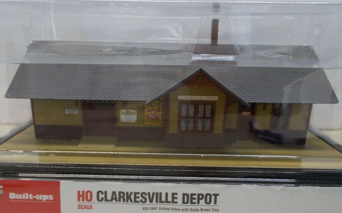 Walthers 933-2841 HO Yellow Ochre Built-Ups Clarkesville Depot W/Trim Building