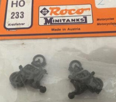 Roco 233 HO Motorcycles W/ Drivers (Pack of 2)