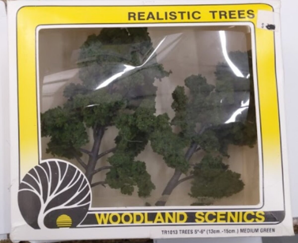Woodland Scenics TR1013 HO Scale Trees 5"-6" Medium Green (Pack of 2)