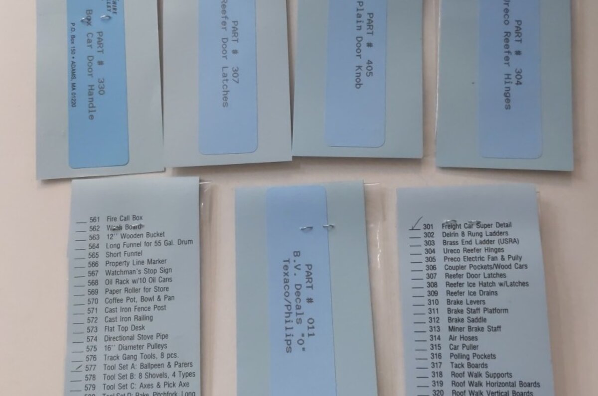 Berkshire Valley L-2 Lot of 7 O Scale Hindges, Knobs, Handles, Tools, Latches