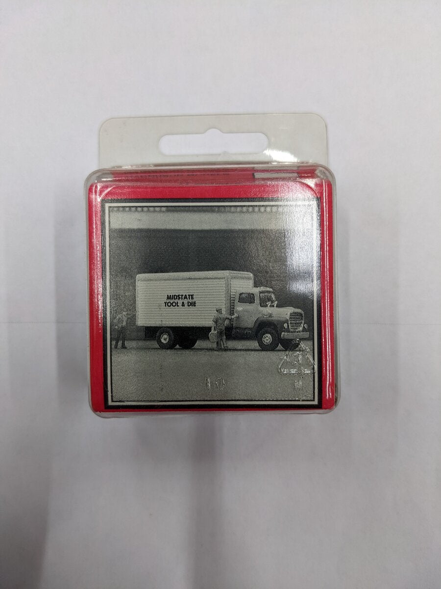 Magnuson Models 439-805 N Scale L Series Van Model Truck Kit