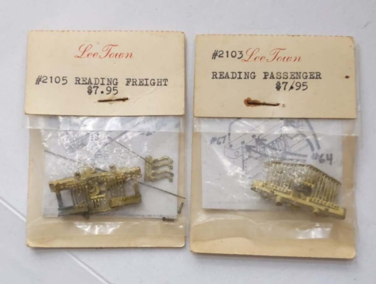 Lee Town L-1 Lot of 2 HO 2103 Reading Passenger 2105 Reading Freight