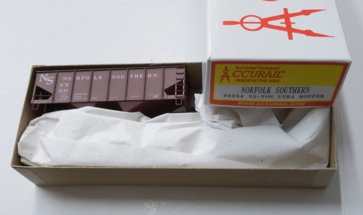 Accurail 8094-9247 HO Norfolk Southern 55-Ton USRA Hopper Kit #9247