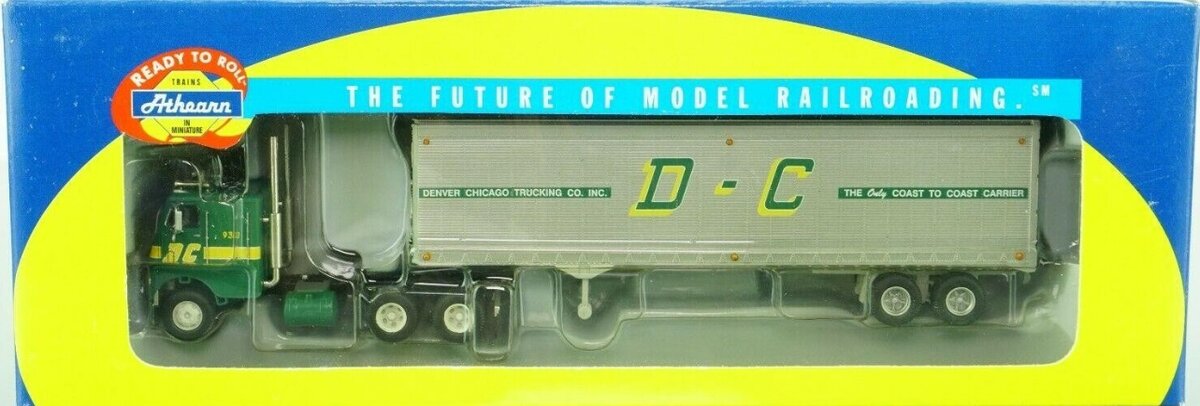 Athearn 91089 HO DC Trucking Co. Freightliner & 40' Trailer