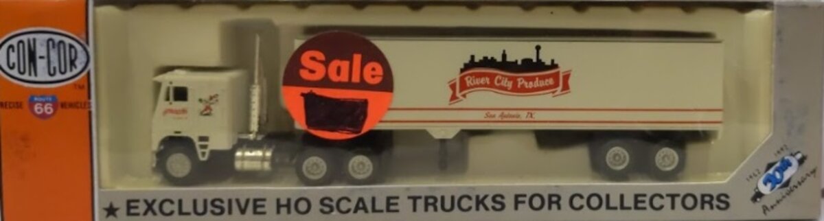 Con-Cor 0004-002033 HO River City Produce Tractor  W/Trailer Series 66