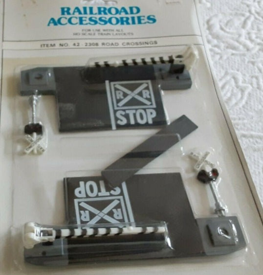 Bachmann 42-2308 HO Road Crossings (Pack of 2)