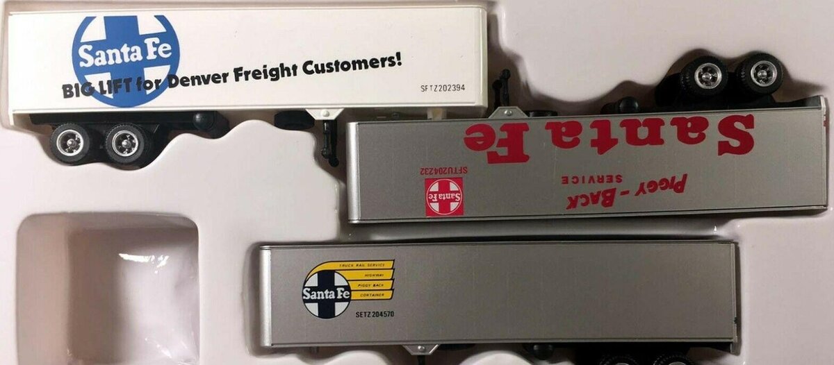 Con-Cor 0004-008112 HO Assorted Santa Fe 40' Piggyback Box Trailer (Set of 3)