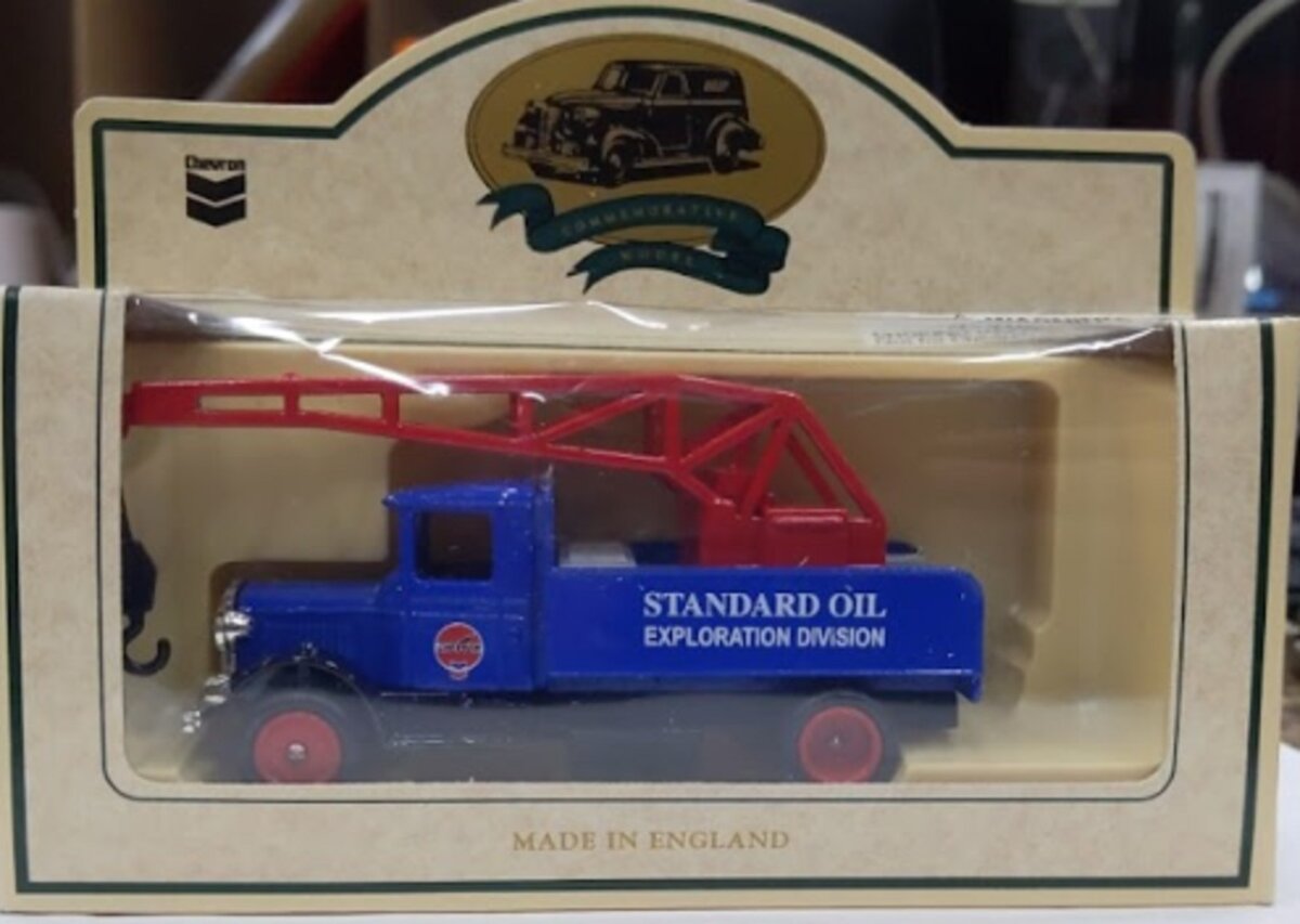 Lledo 1:87 Chevron Standard Oil Well Repair Truck