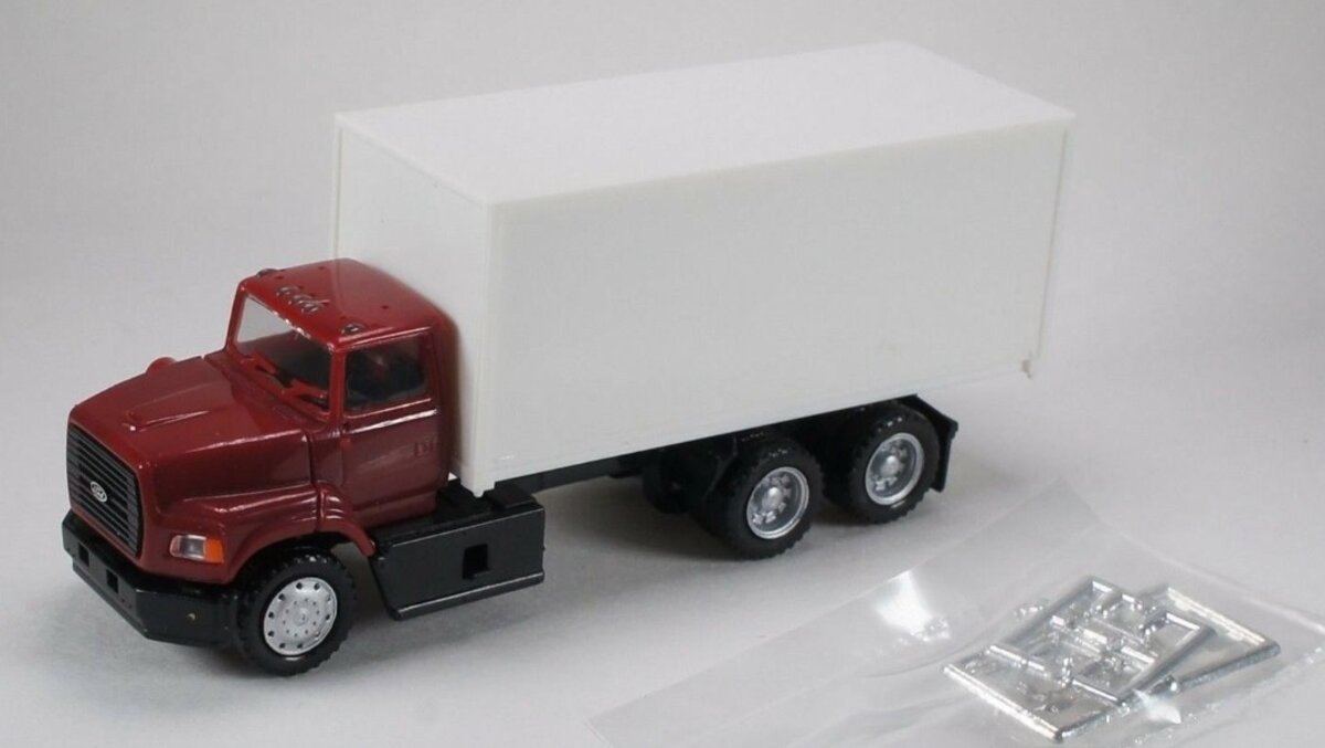 Promotex 450190 HO Maroon Ford L-9000 Tandem Axle W/ 20' Dry Van