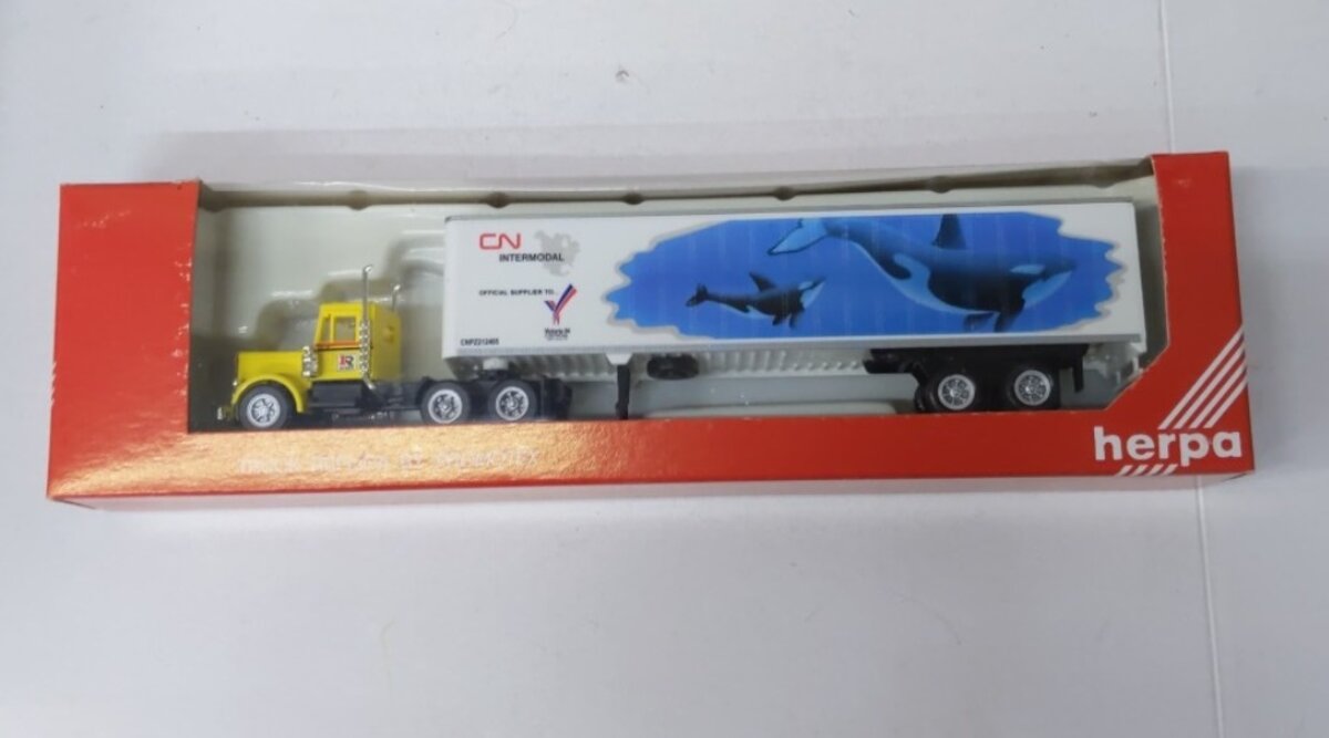 Herpa HO Whale CN Intermodel Tractor Trailer