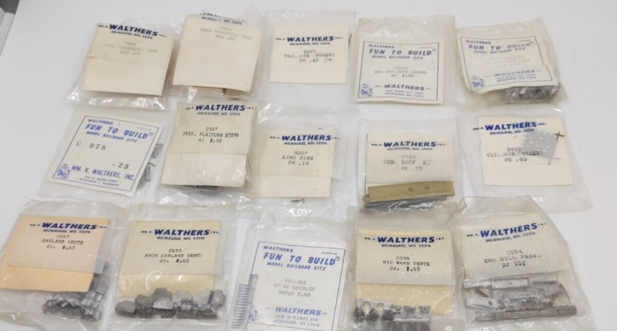 Walthers L-6 Lot of 15 O / HO Assorted Parts and Fun to Build Kits