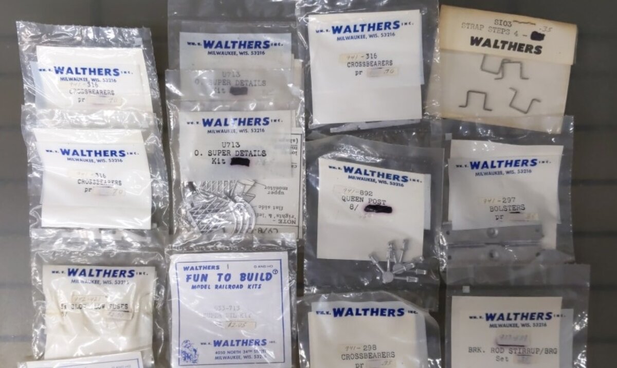 Walthers L-7 Lot of 21 O and HO Assorted Parts and Kits