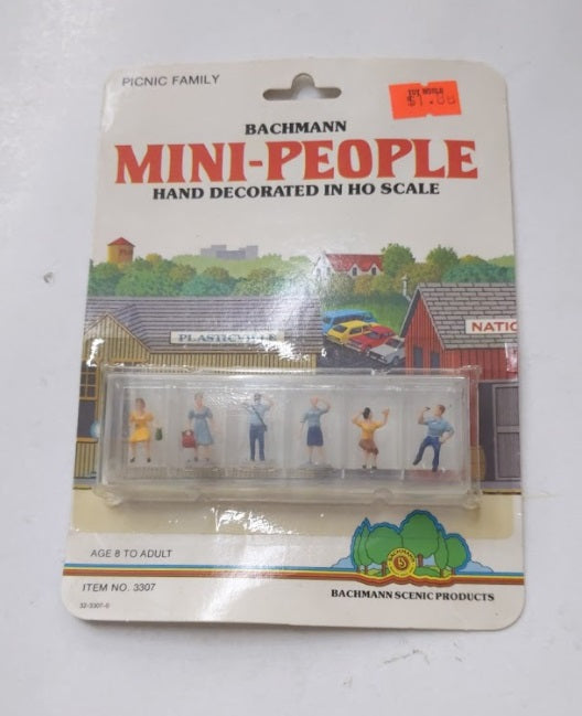 Bachmann 3307 HO Scale Picnic Family Ifgures Mini-People