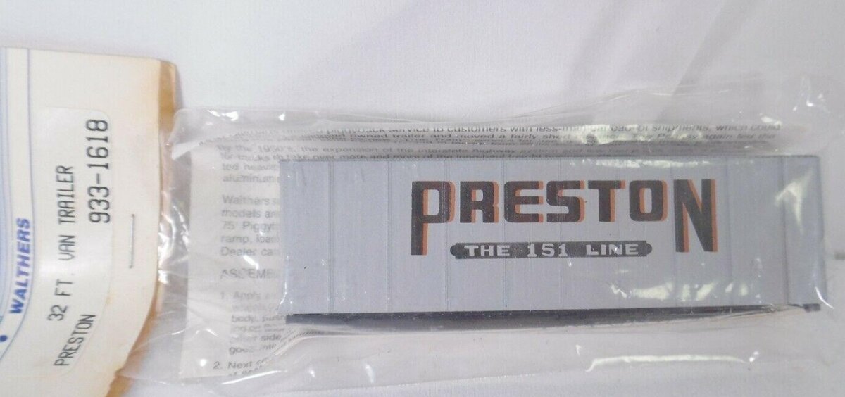 Walthers 933-1618 HO 32 ft Trailer Van Preston The 151 Line Container