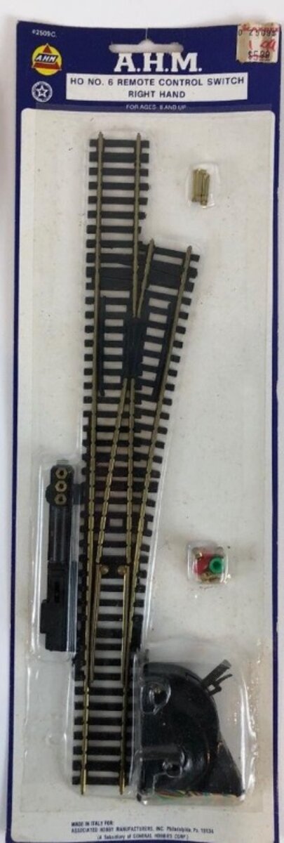 AHM 2509C HO No.6 Remote Control Right Hand Switch Turnout