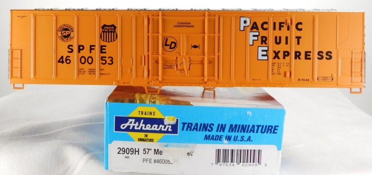 Athearn 2909H HO Pacific Fruit Express 57' Mech Reefer # 460053 Kit