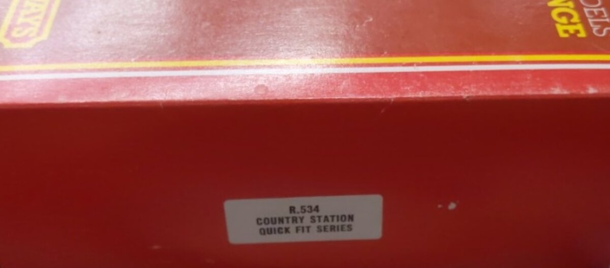 Hornby R534 OO Country Station Quick Fit Series Kit