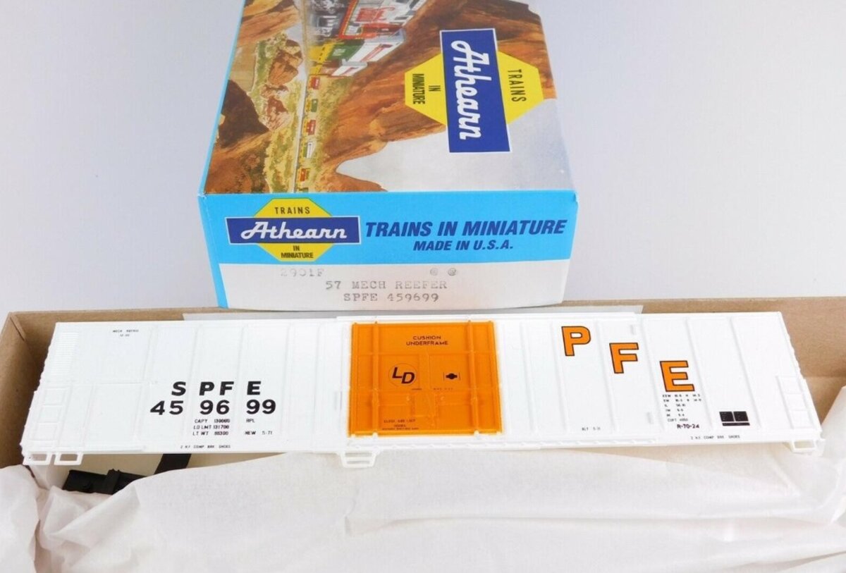 Athearn 2901F HO 57 Mech Reefer S Pacific Fruit Pacific # 459699 Kit