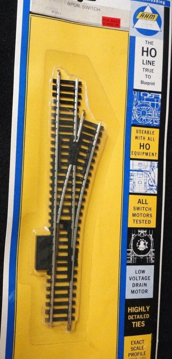 AHM 2511 HO Spur Switch Single Track