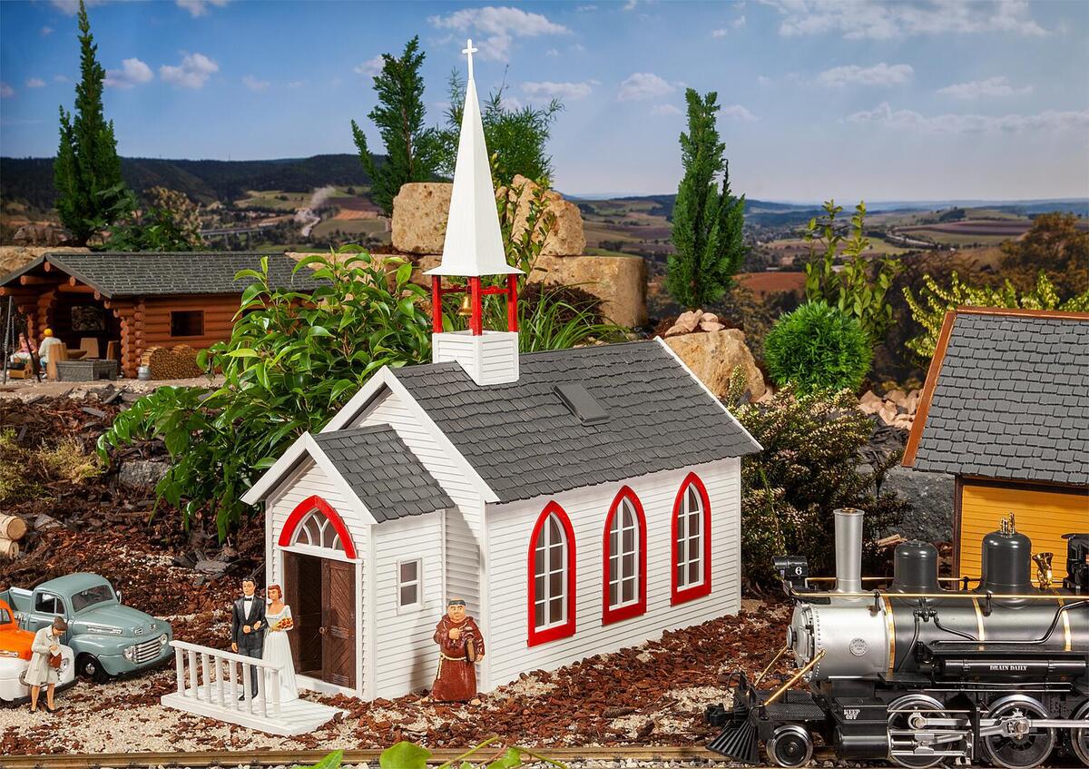 Pola 331074 G St. Michael Church Kit