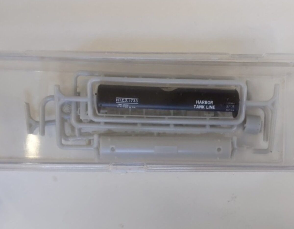 InterMountain N HTCX #1733 Harbor Tank Line Tank Container Kit No Wheels