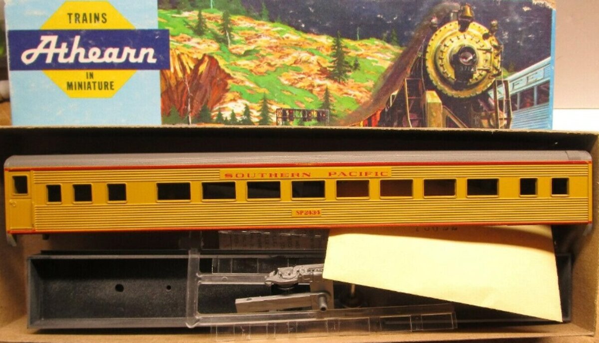 Athearn 6368 HO Bev-Bel Corp. Southern Pacific Pool Cars S/L Coach #SP2434 Kit