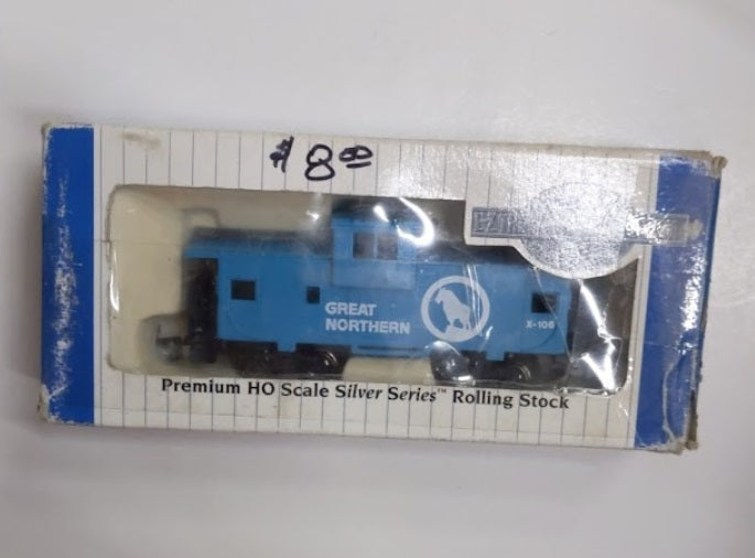 Bachmann 17711 HO Great Northern 36' Wide Vision Caboose