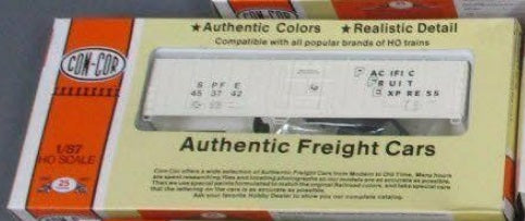 Con-Cor 0001-009802-2 HO 57'Mech Reefer PFEWhite Car Black Lettering #453742 Kit
