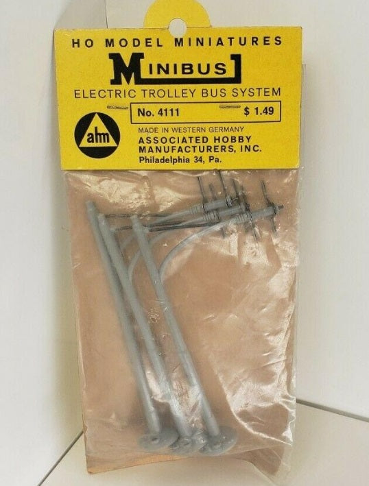 AHM 4111 HO Minibus Electric Trolley Bus System