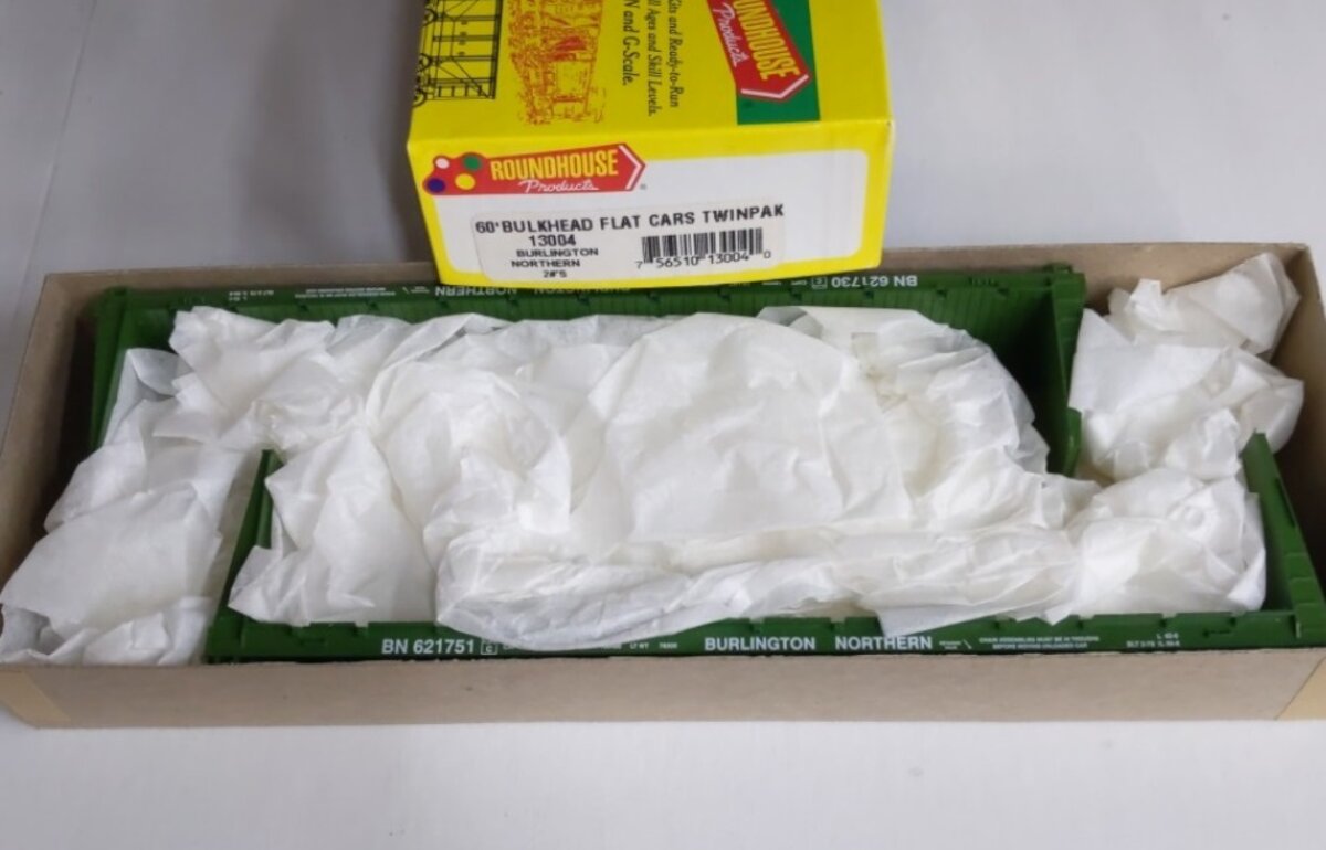 Roundhouse 13004 HO Burlington Northern 60' Bulkhead Flat Cars Twinpack Kit