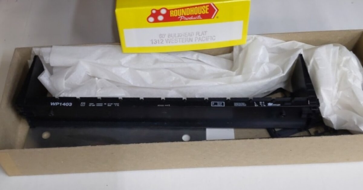 Roundhouse 1312 HO Western Pacific 60' Bulkhead Flat Car Kit
