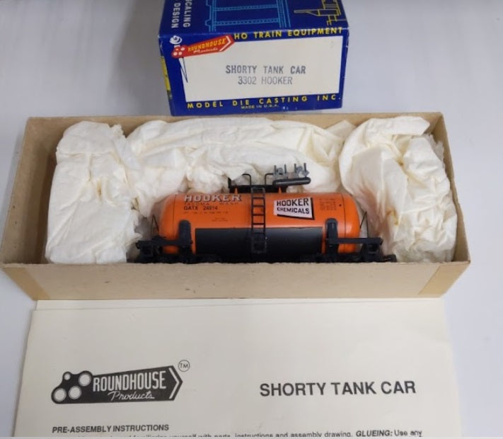 Roundhouse 3302 HO Assembled Hooker Chemicals Shorty Tank Car