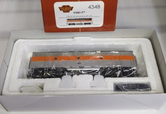 Broadway Limited 434B HO Western Pacific F7B Powered Diesel Locomotive #913B